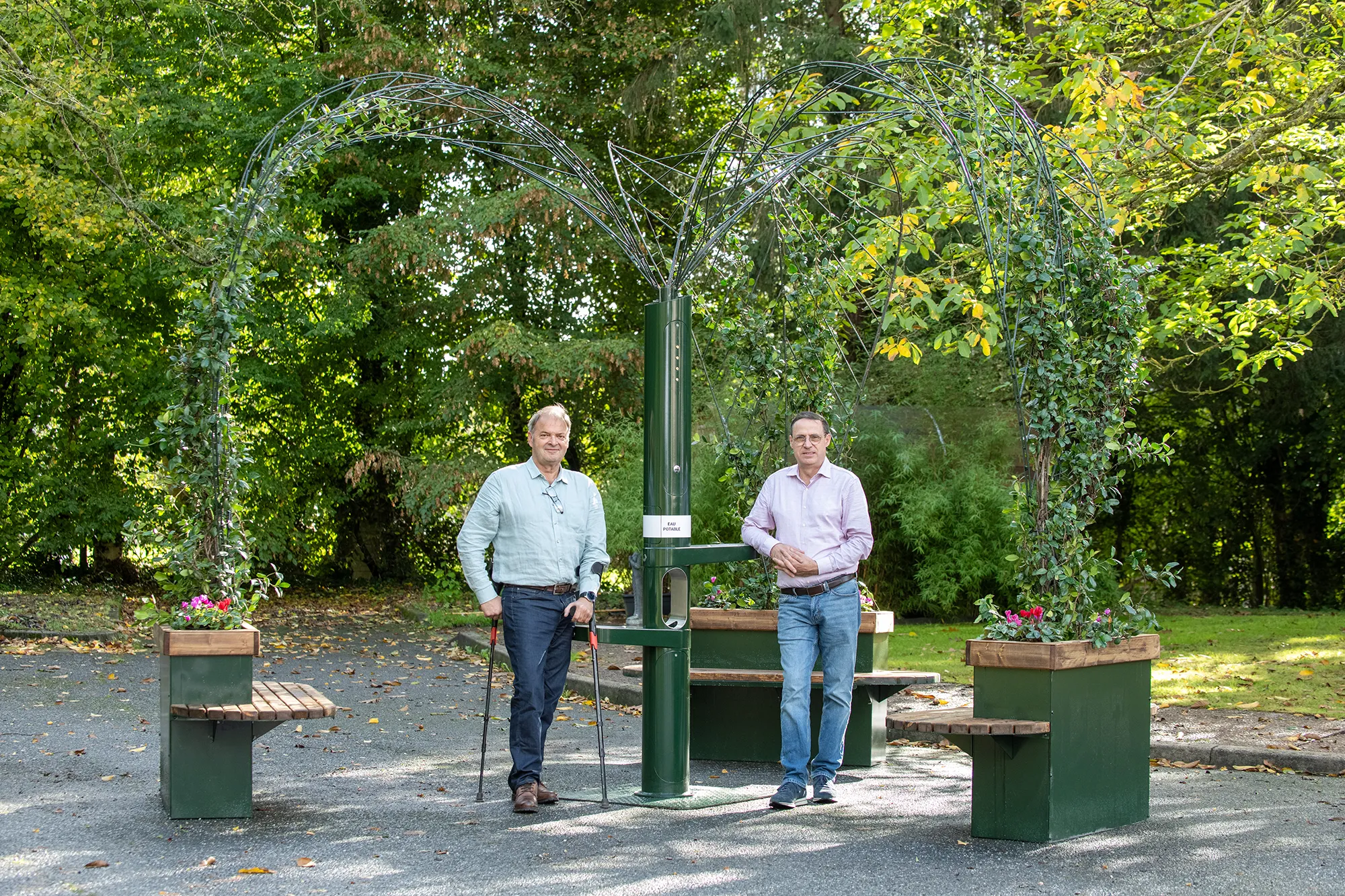 Îlot de fraîcheur urbain végétalisé Mât Tonnelle dans un parc